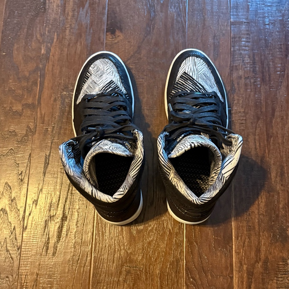 Jordan 1 OG high . Bhm. Size 13 men's